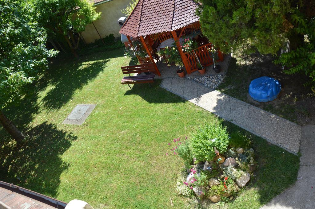 Apartman Aniko Vendeghaz Harkany Exterior photo
